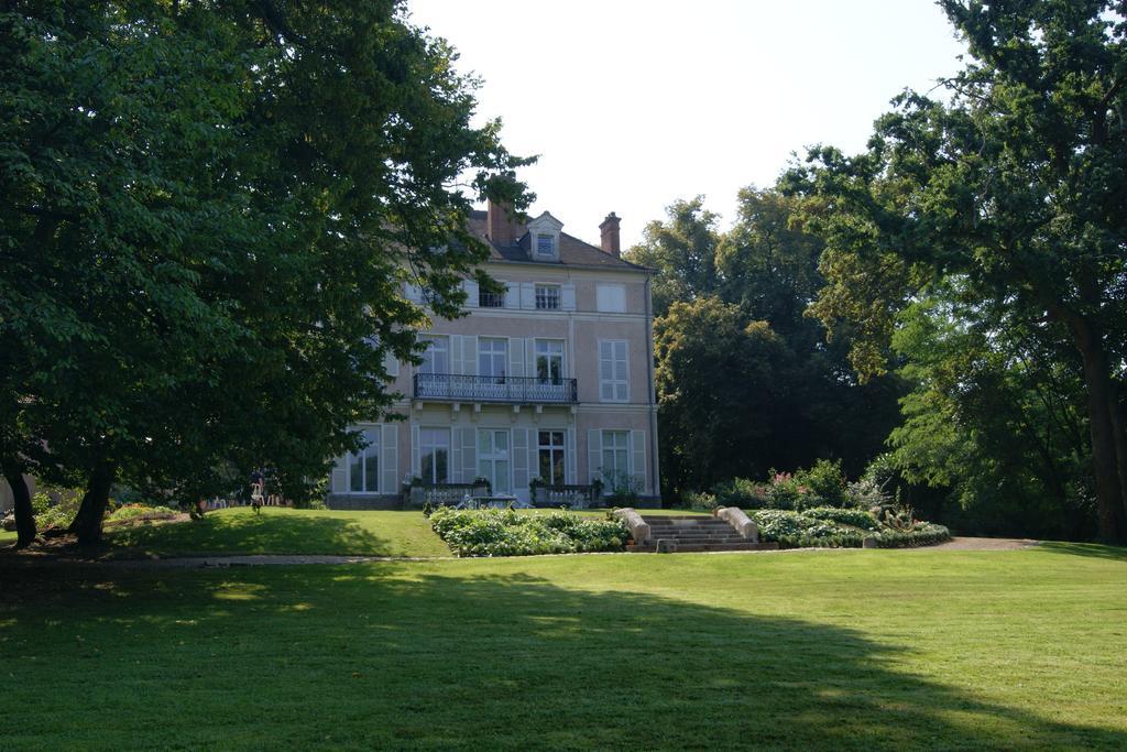 Le Chateau De La Vierge Bures-sur-Yvette Екстериор снимка